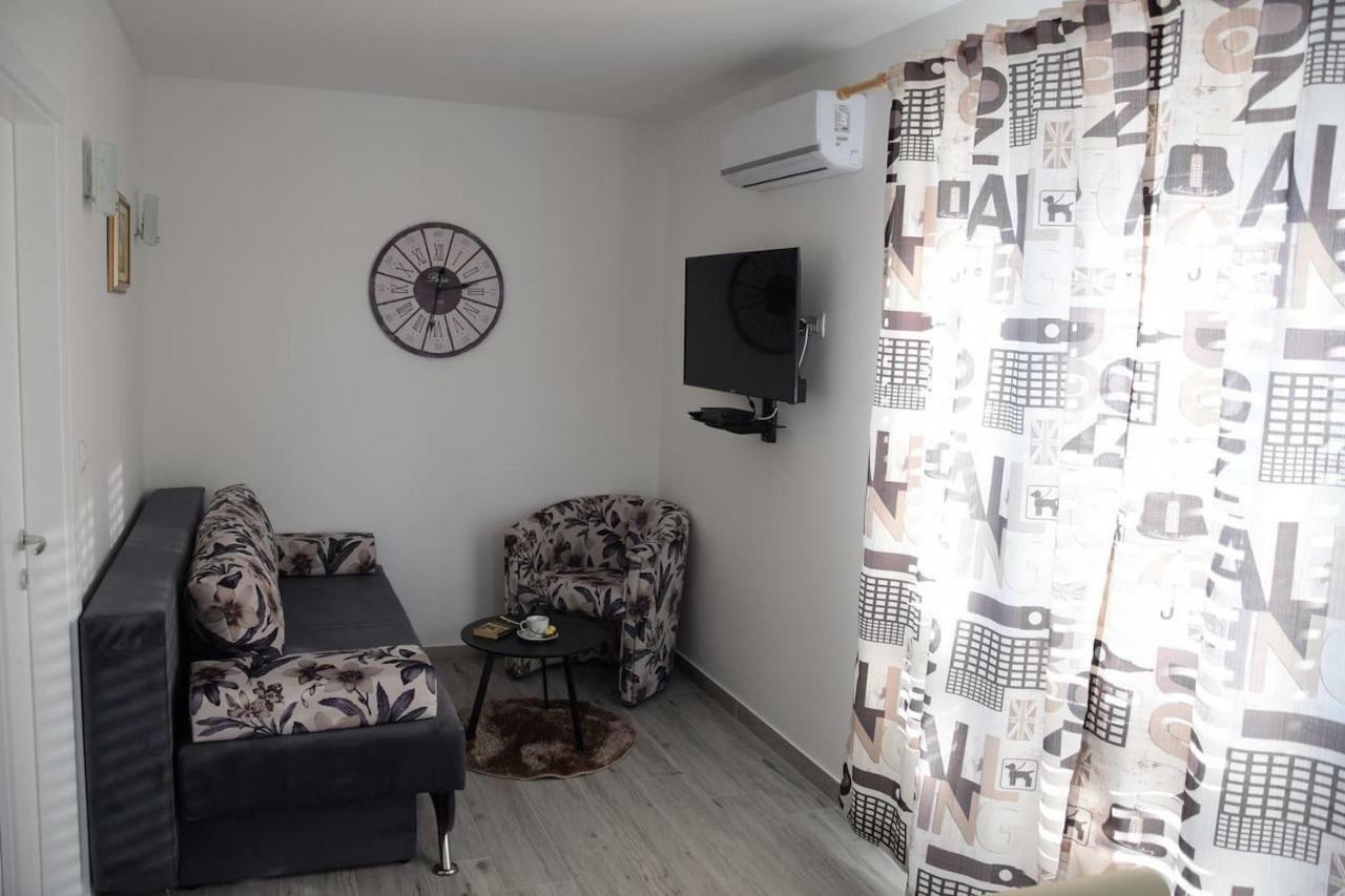 The Globetrotter'S Residence Kaštel Novi Esterno foto