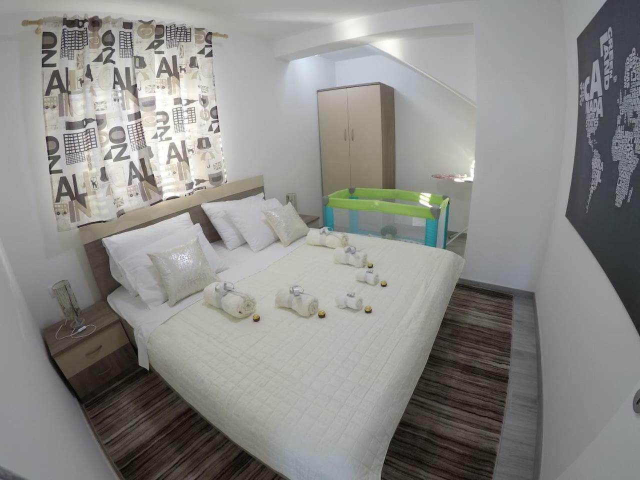 The Globetrotter'S Residence Kaštel Novi Esterno foto