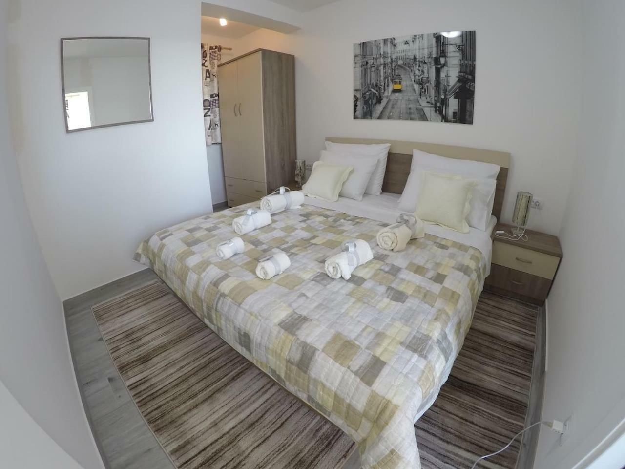 The Globetrotter'S Residence Kaštel Novi Esterno foto